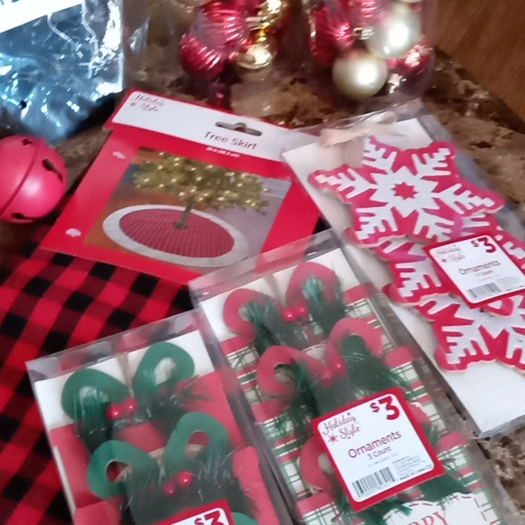 ☃️Christmas Bundles ( Price is for 1 Bundle) Lot#3 - Picture 4 of 8